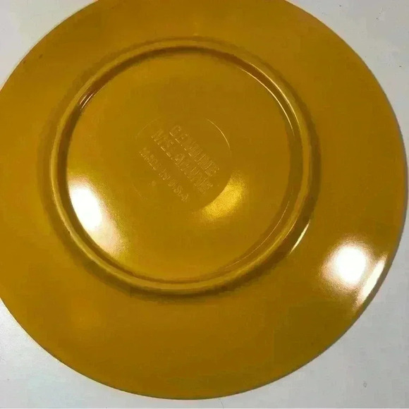 Set of 2 vintage Melamine teacups with saucers in  sunshine yellow - Picture 6 of 7